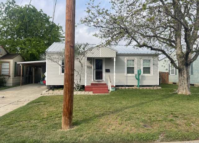 Property at 516 E Second St, Cuero, TX 77954, 4 beds, 2 baths