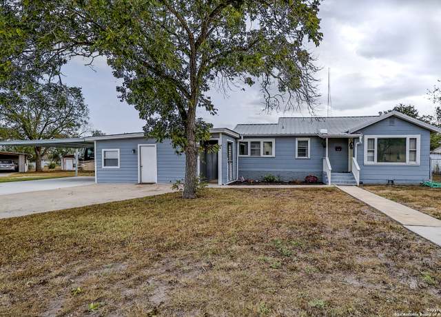 Property at 518 E Main Ave, Karnes City, TX 78118, 3 beds, 1 bath