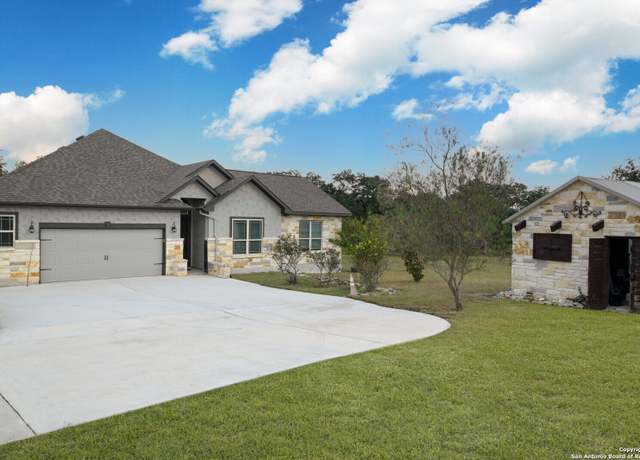 Property at 2407 FM 1283, Pipe Creek, TX 78063, 3 beds, 3.5 baths