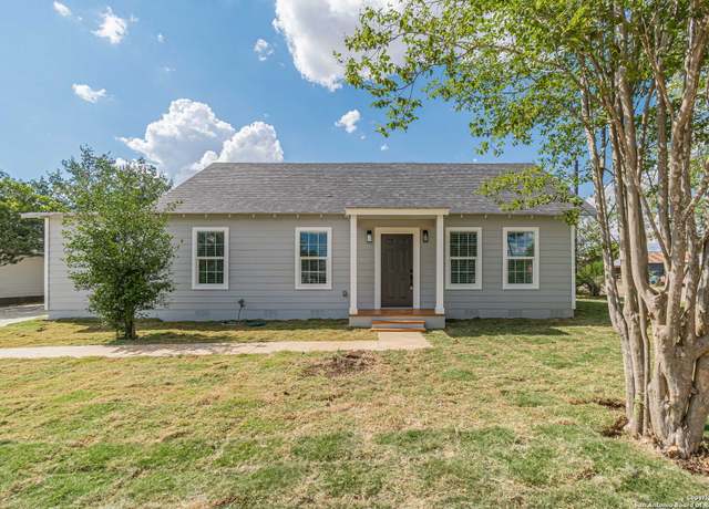 Property at 915 Olive, Jourdanton, TX 78026, 3 beds, 2 baths