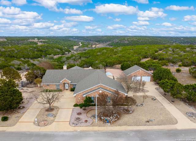 Property at 2001 Crown Rdg, Kerrville, TX 78028, 3 beds, 3 baths