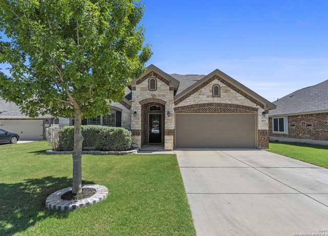 Property at 2013 Carter Ln, New Braunfels, TX 78130, 4 beds, 3.5 baths