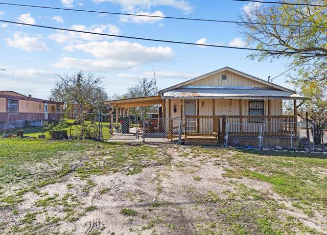 Property at 217 N Park Ave, Karnes City, TX 78118, 2 beds, 1 bath