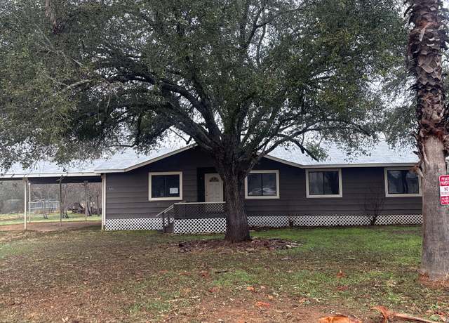 Property at 521 Quail Ln, Floresville, TX 78114-4708, 4 beds, 2 baths