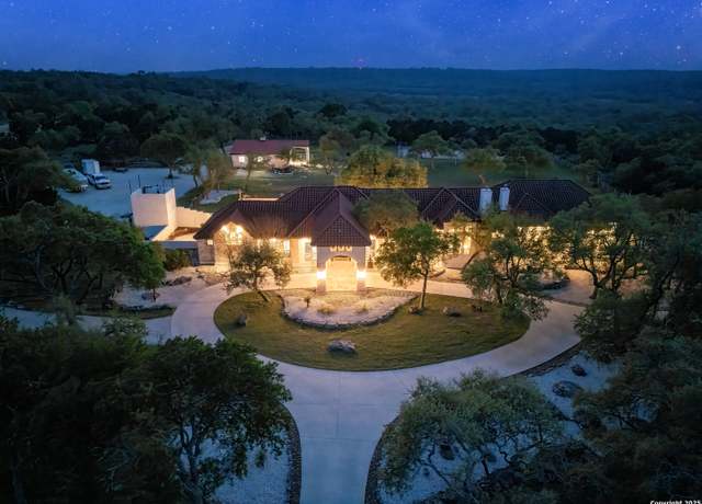 Property at 376 San Marcos, New Braunfels, TX 78132, 4 beds, 5 baths
