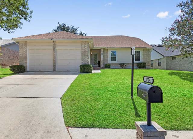 Property at 3704 Scenic Dr, Schertz, TX 78108, 3 beds, 2 baths