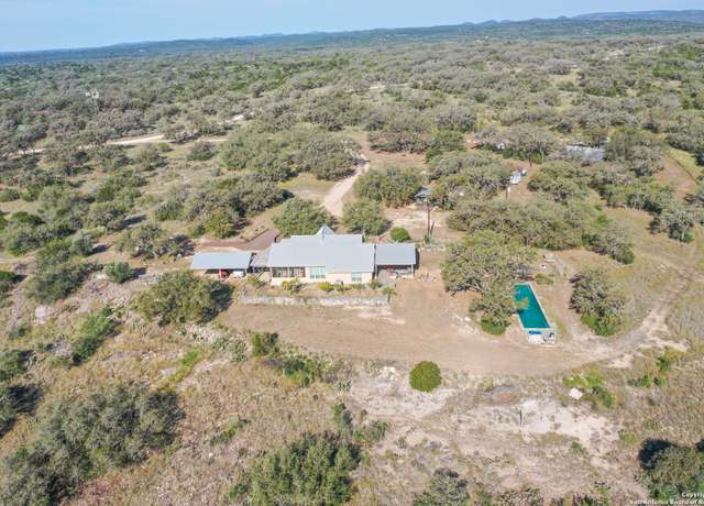 Property at 440 Pr 2321, Hondo, TX 78861, 3 beds, 2 baths