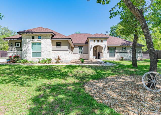 Property at 294 Cibolo Way, La Vernia, TX 78121, 4 beds, 2.5 baths
