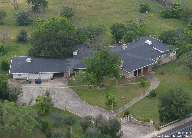 Property at 1618 Hillcrest Dr, San Antonio, TX 78228-2932, 4 beds, 4.5 baths
