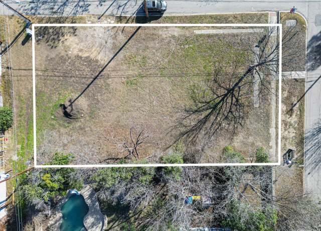 Property at 1003 W Woodlawn Ave, San Antonio, TX 78201