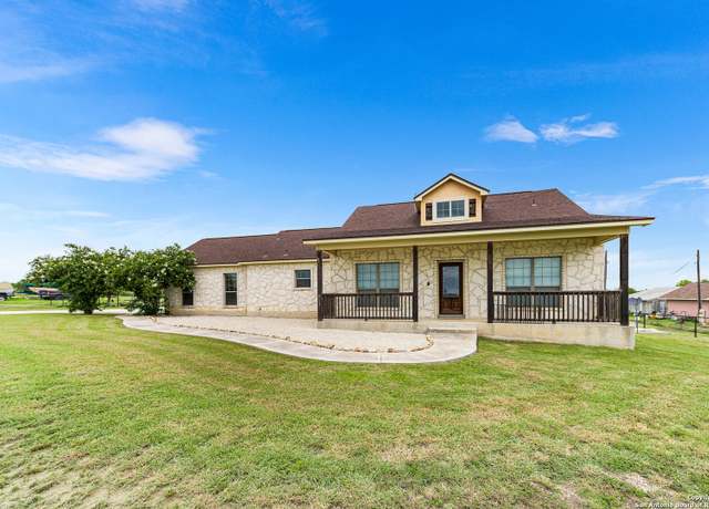 Property at 911 County Road 367, Hondo, TX 78861, 3 beds, 2 baths
