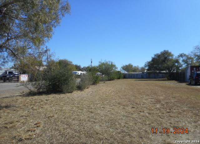 Property at 1214 Magnolia, Jourdanton, TX 78026