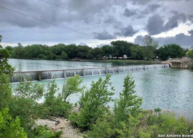 Property at 33457 State Highway 55, Uvalde, TX 78801, 4 beds, 2 baths