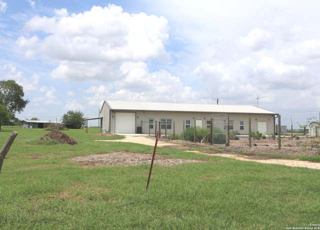Property at 1221 N Santa Clara Rd, Marion, TX 78124, 1 bed, 1 bath