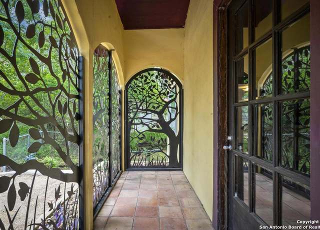 Property at 18111 Lake Shr, Helotes, TX 78023, 3 beds, 2 baths