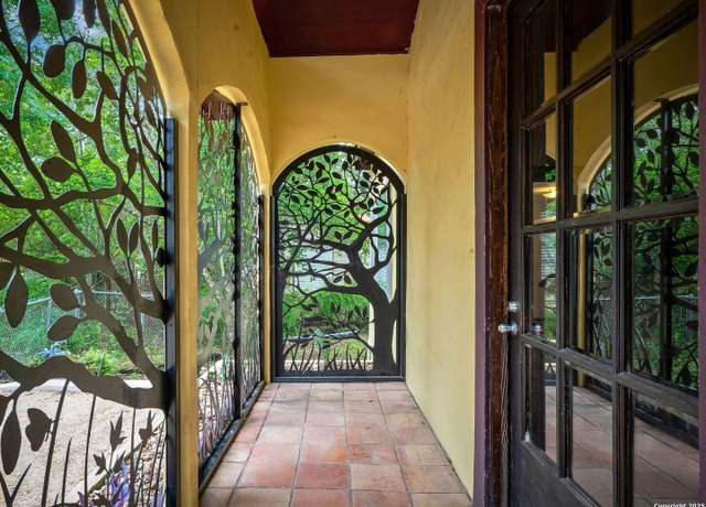 Property at 18111 Lake Shr, Helotes, TX 78023, 3 beds, 2 baths
