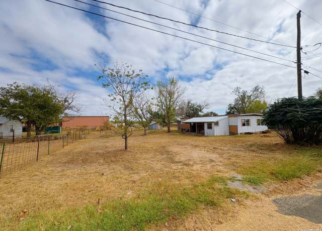 Property at 1115 Thiele Ln, Fredericksburg, TX 78624
