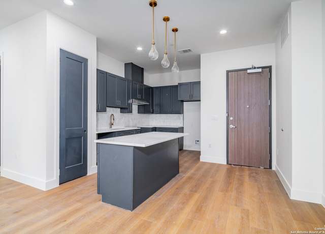 Property at 10899 S Hausman Rd #209, San Antonio, TX 78249, 1 bed, 1 bath