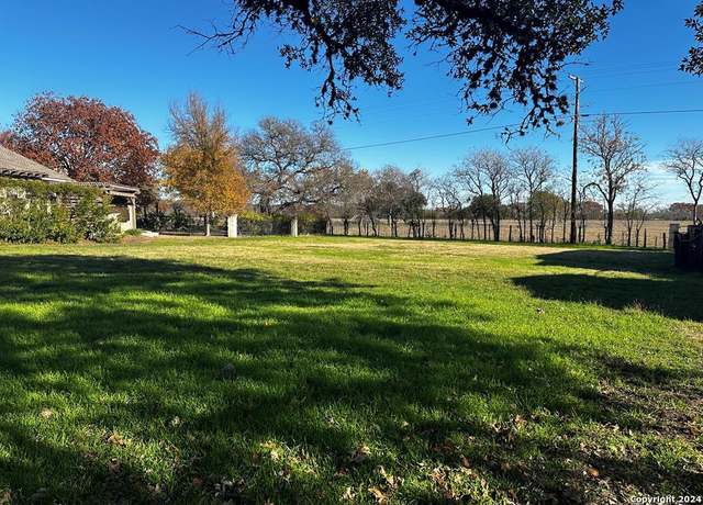 Property at 2848 E Rock Barn Dr, Kerrville, TX 78028
