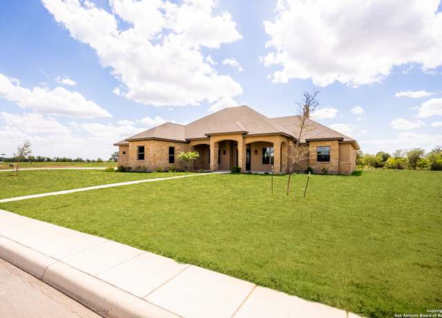 Property at 132 Armin Ct, Castroville, TX 78009, 3 beds, 2.5 baths