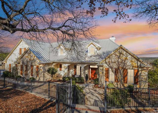 Property at 326 River Valley Rd, Ingram, TX 78025, 4 beds, 3 baths