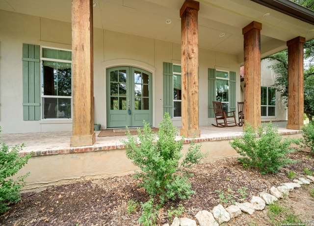 Property at 117 Sabella, Spring Branch, TX 78070, 4 beds, 3.5 baths