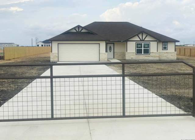 Property at 643 CR 5715, Natalia, TX 78059, 3 beds, 2 baths