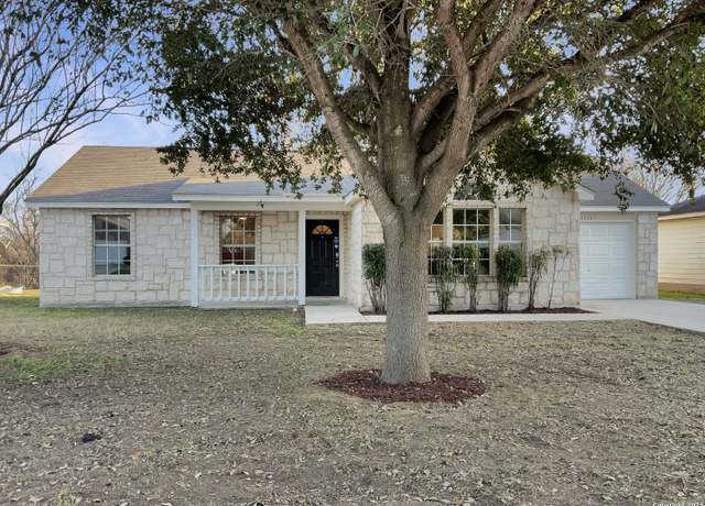Property at 1517 Sandra Cir, Pleasanton, TX 78064-3816, 3 beds, 2 baths