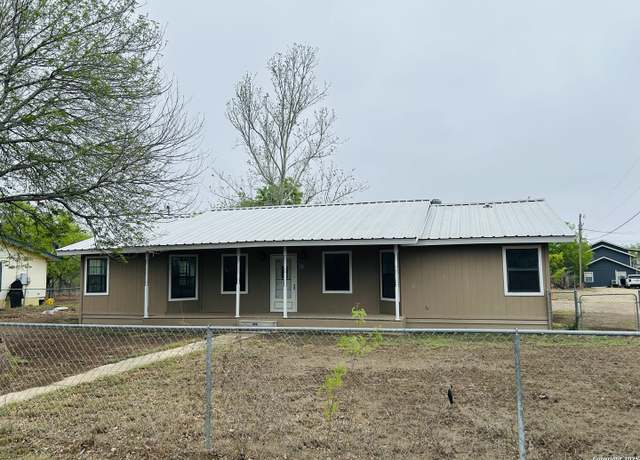 Property at 389 Uvalde Oaks, Uvalde, TX 78801, 3 beds, 2 baths
