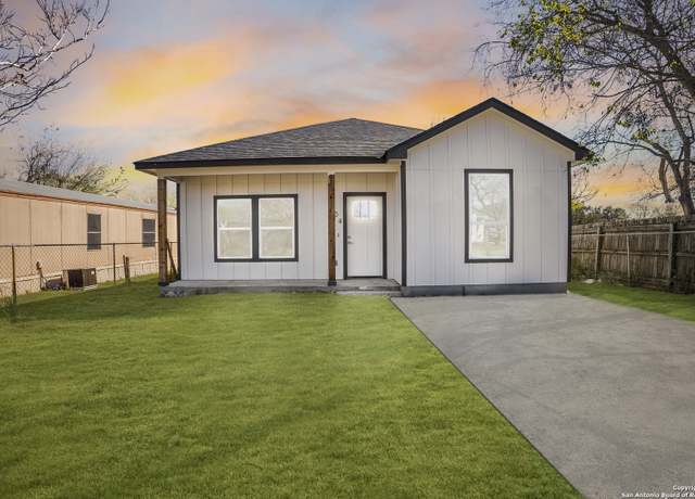 Property at 804 Peach St, Jourdanton, TX 78026, 3 beds, 2 baths