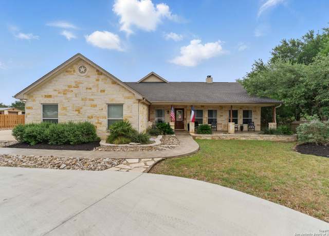 Property at 810 Pinnacle, New Braunfels, TX 78132, 4 beds, 2.5 baths