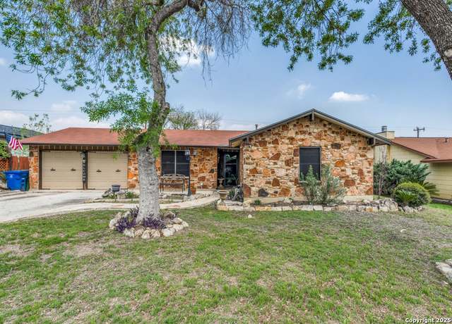 Property at 2118 Cedar Run Dr, San Antonio, TX 78245, 3 beds, 2 baths