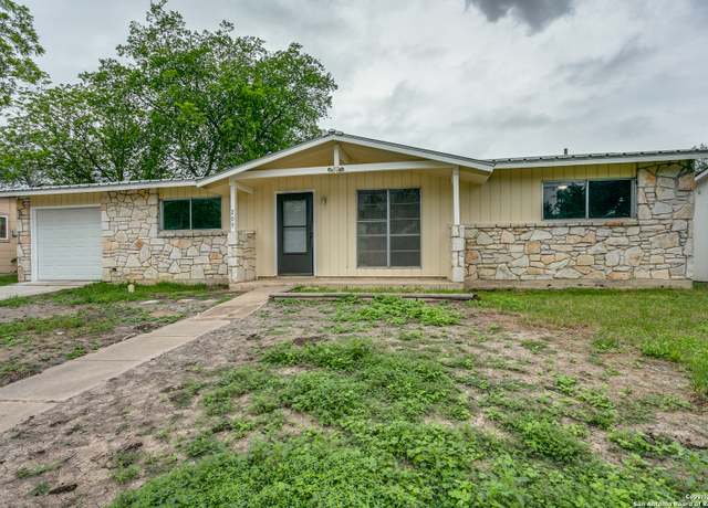 Property at 209 Ivy Ln, Universal City, TX 78148, 4 beds, 2 baths