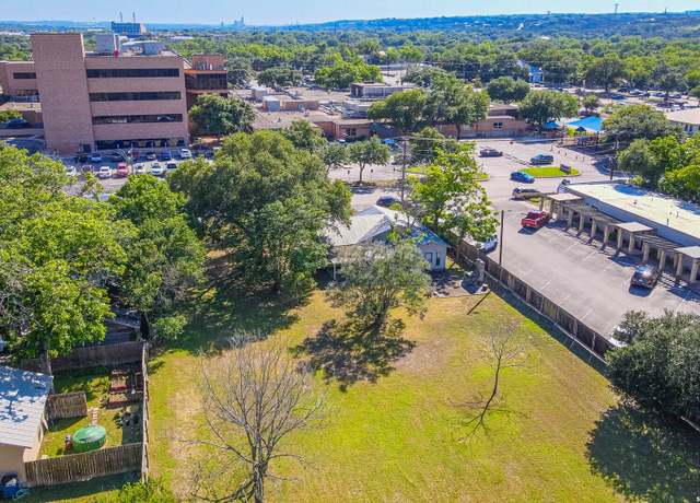 Property at 640 N Houston Ave, New Braunfels, TX 78130-4130, 3 beds, 2 baths