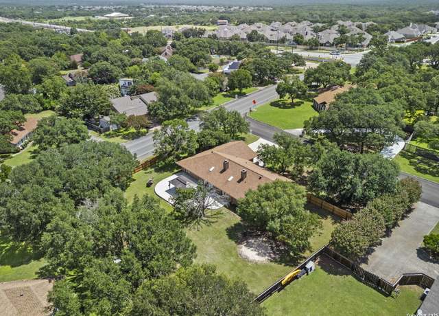 Property at 29735 Saddleback, Boerne, TX 78015, 3 beds, 2.5 baths