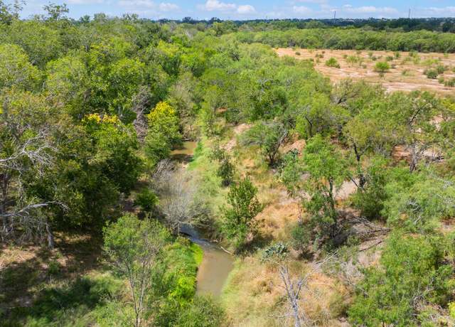 Property at 121 Mendoza, Floresville, TX 78114