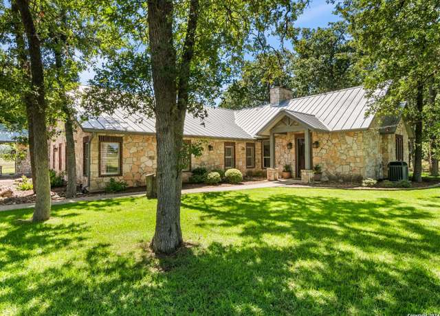 Property at 5 Old Fredericksburg, Boerne, TX 78015, 4 beds, 4.5 baths