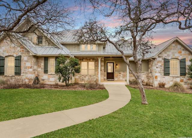 Property at 208 Hoskins Trl, Boerne, TX 78006, 4 beds, 3.5 baths
