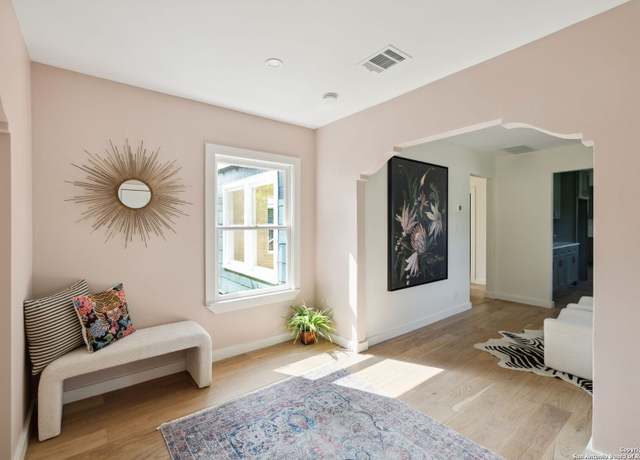 Property at 142 Field Crst, San Antonio, TX 78209, 3 beds, 2.5 baths