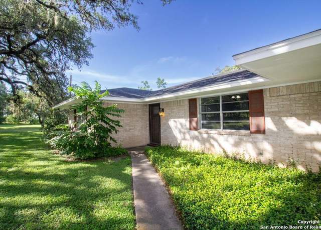 Property at 1236 FM 2824, Beeville, TX 78102, 3 beds, 2 baths