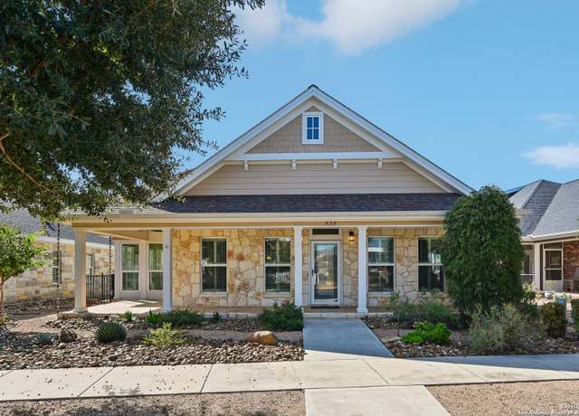 Property at 939 Hudson Ln, New Braunfels, TX 78130-4495, 3 beds, 2.5 baths