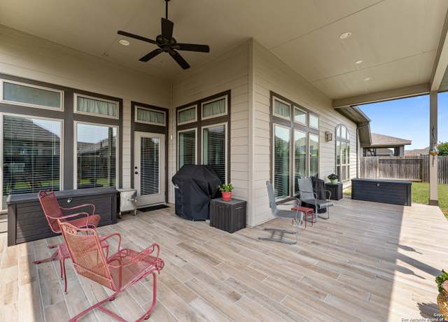 Property at 2965 Grove Way, Seguin, TX 78155, 4 beds, 3.5 baths