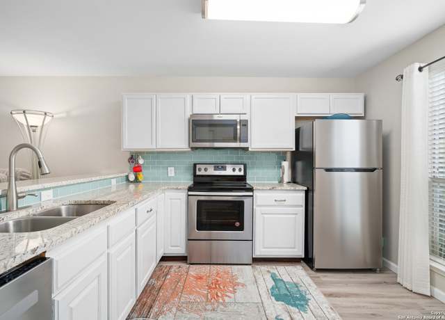 Property at 302 Saint Andrews Unit C103, Rockport, TX 78382, 2 beds, 1.5 baths