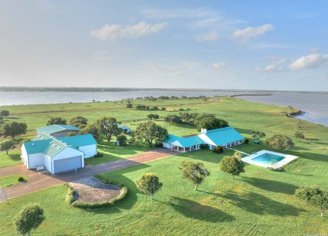 Property at 1005 Shoreline Ln, Port Lavaca, TX 77979, 5 beds, 6 baths