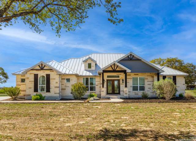 Property at 724 Thomas Rd, Poteet, TX 78065, 4 beds, 2 baths