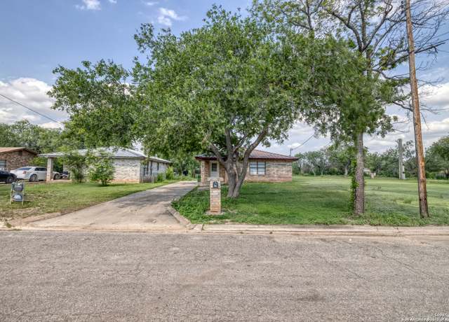 Property at 254 Prairie St, Uvalde, TX 78801, 4 beds, 2 baths