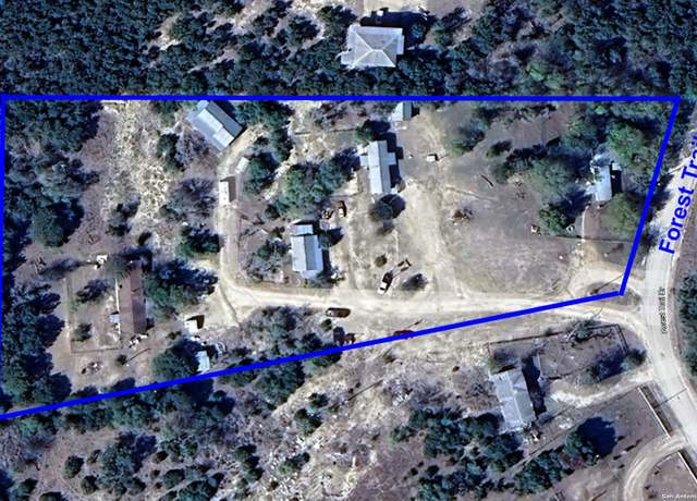 Property at 257 Forest Trl, Bandera, TX 78003, 9 beds, 6 baths