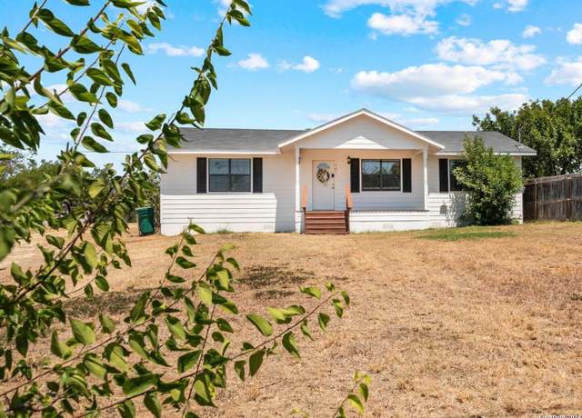 Property at 501 Poplar, Jourdanton, TX 78026, 3 beds, 2 baths