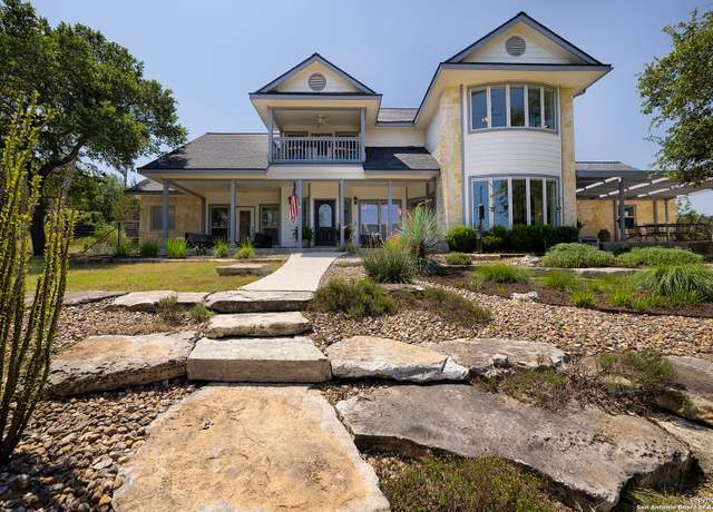 Property at 148 Lake Front Dr, Boerne, TX 78006, 4 beds, 2.5 baths
