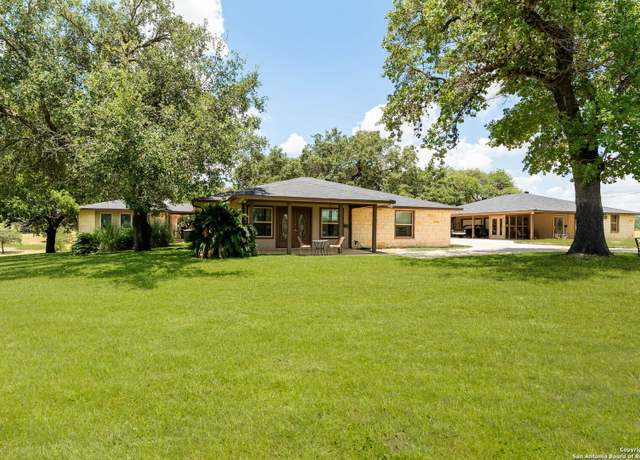 Property at 103 Misty Bnd, Floresville, TX 78114, 4 beds, 3 baths